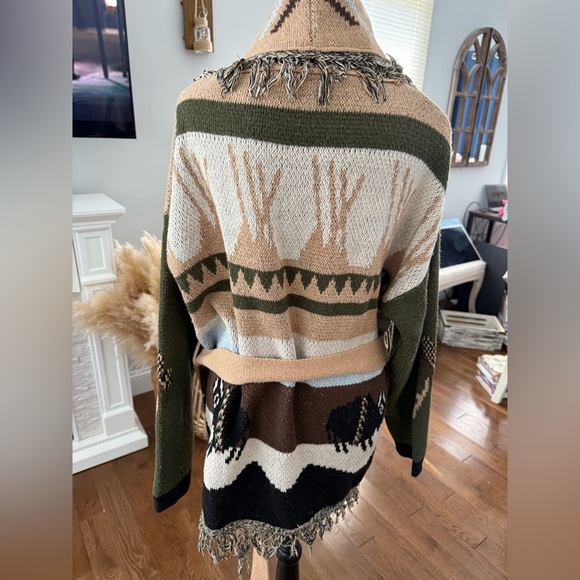 Women's Geometric Knit Cardigan - Green and Tan - Picture 7 of 7